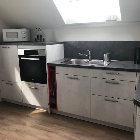 „zum Leuchtturm“ *