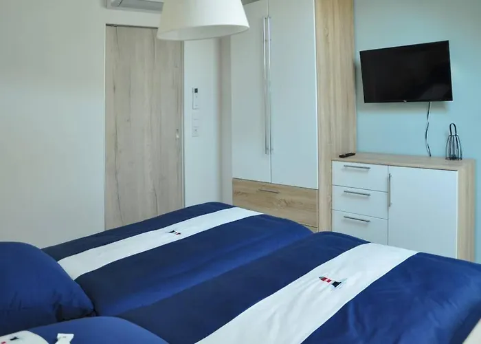 „zum Leuchtturm“